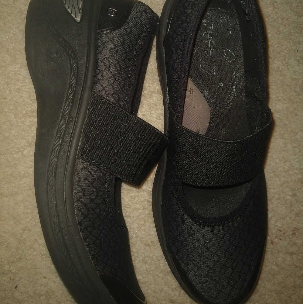 Bzees Shoes